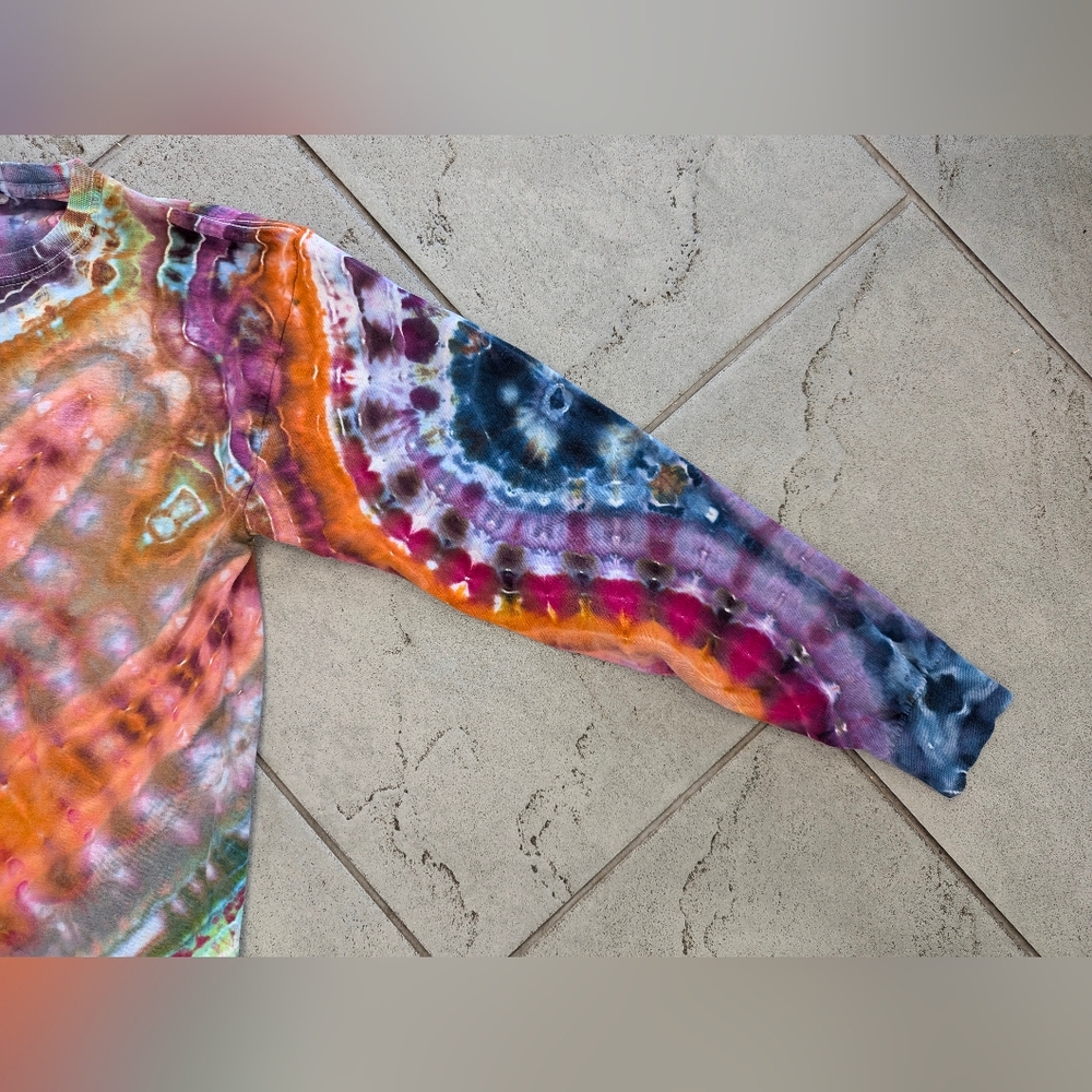 Multicolor Tie-Dye Long Sleeve Top - Picture 3 of 10